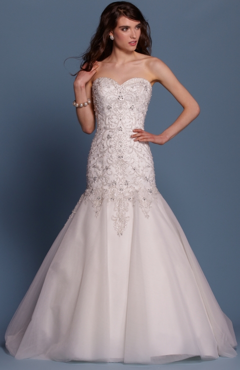 9210f-wedding-dress-Moscatel-Ottawa-store